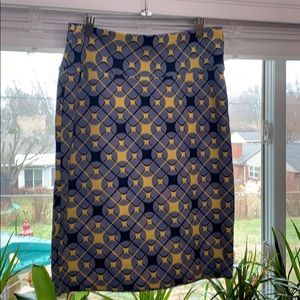Patterned  knee length skirt
